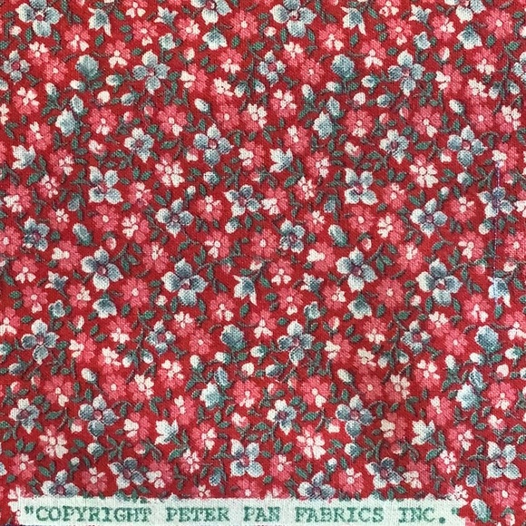 Peter Pan Fabrics Other - 🌹 1.5 yards 52” x 43” of Peter Pan vintage fabric Red pink blue floral fabric